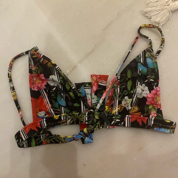 Kailani bikini top - Picture 1 of 3